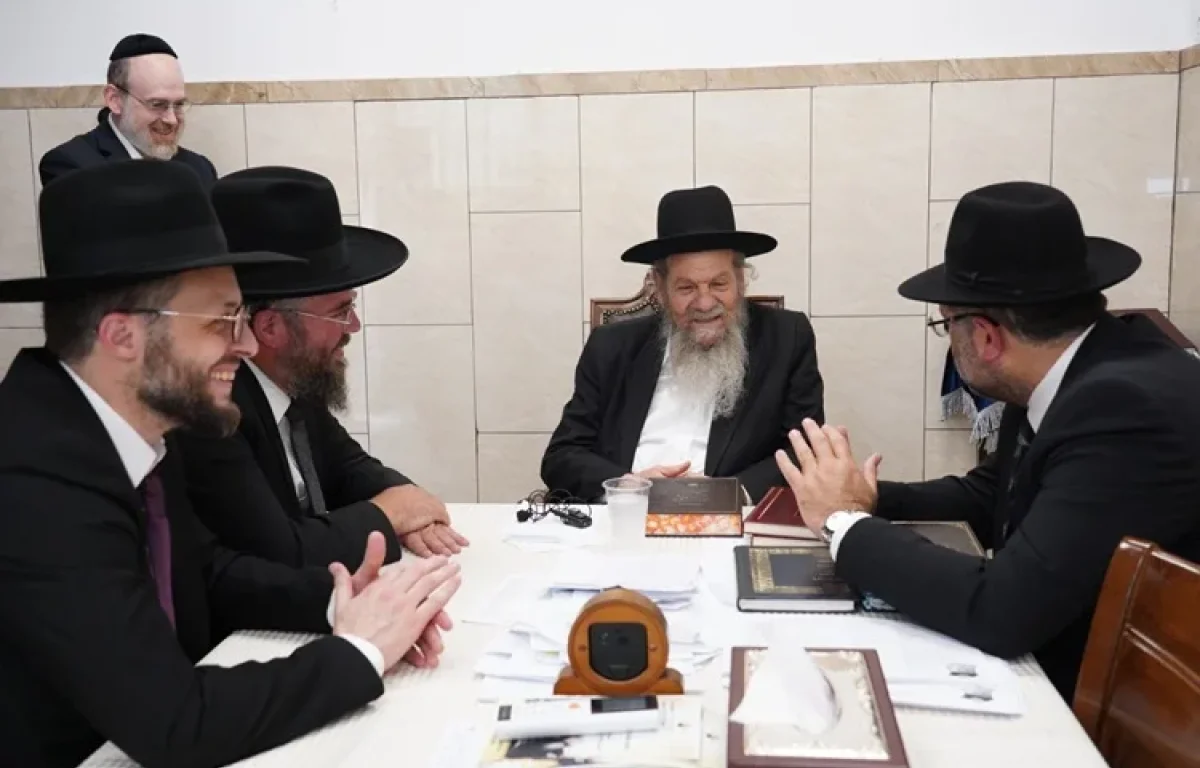 הרב הגאון מרדכי שמואל אדלשטיין שליט"א מברך את שותפי ערוץ 2000