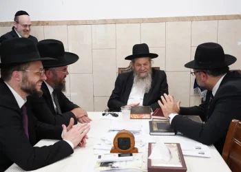 הרב הגאון מרדכי שמואל אדלשטיין שליט"א מברך את שותפי ערוץ 2000