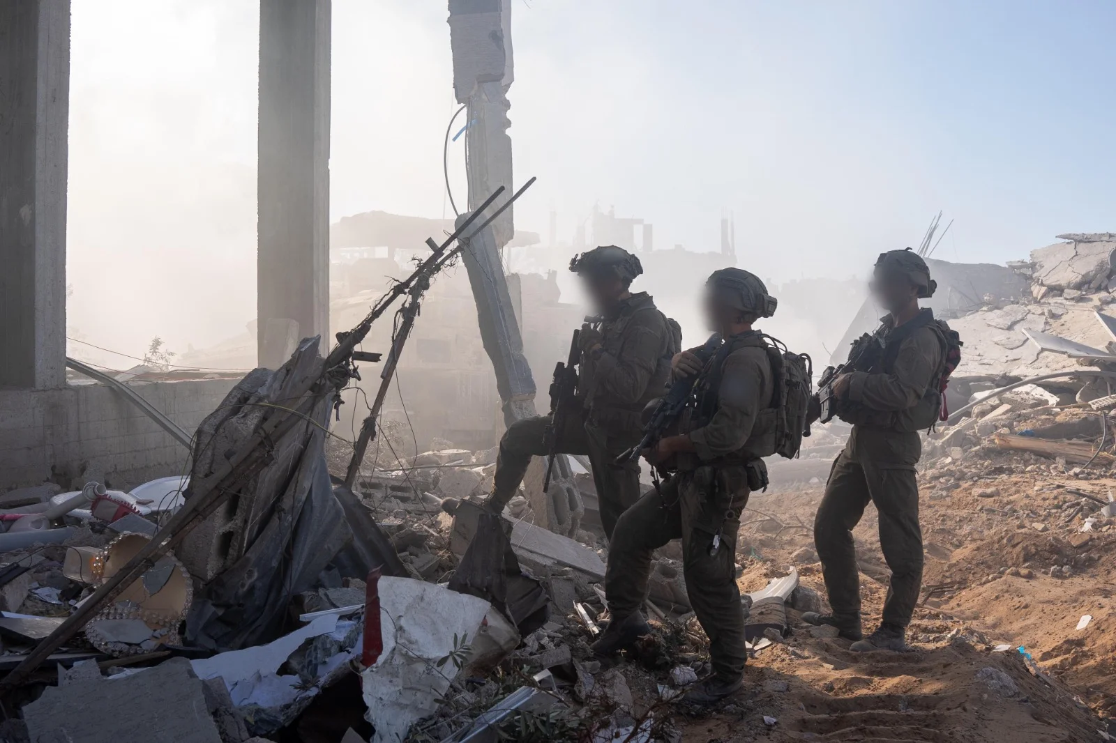 צה"ל בעומק עזה: שלוש אוגדות מתמרנות בלב העיר בדרך לשליטה מלאה