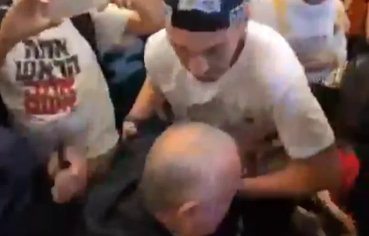 מהומה בכפר סבא: ראש הממשלה התקשר לח"כ אלי דלל אחרי שהותקף