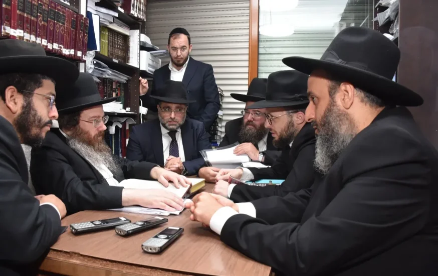 הגאון הרב עמרם פריד שליט״א: "יזכו לשפע ברכה והצלחה" הגאון הרב עמרם פריד שליט״א: "יזכו לשפע ברכה והצלחה"
