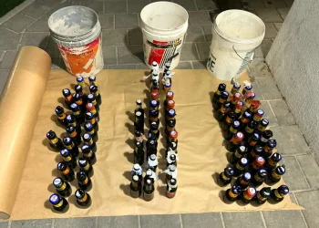 חברון: 90 בקבוקי תבערה נתפסו בבית פלסטיני, שני חשודים נעצרו