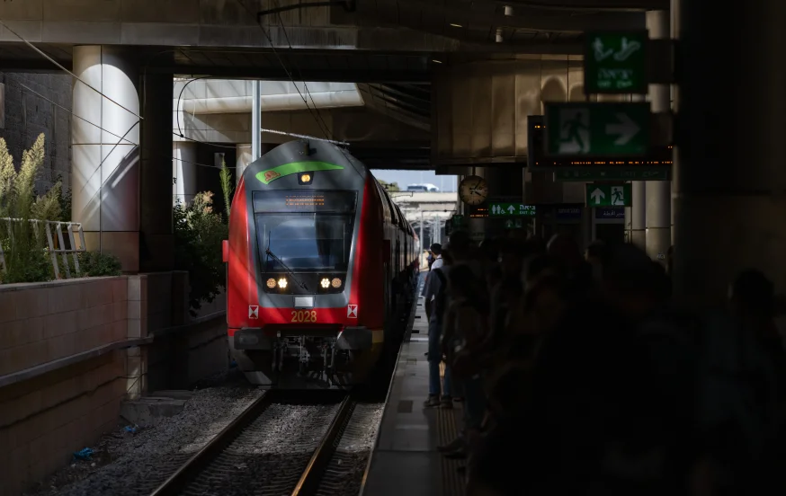 תתכוננו: בקרוב תהיה לכם קליטה סלולרית רציפה גם במנהרות של הרכבת תתכוננו: בקרוב תהיה לכם קליטה סלולרית רציפה גם במנהרות של הרכבת