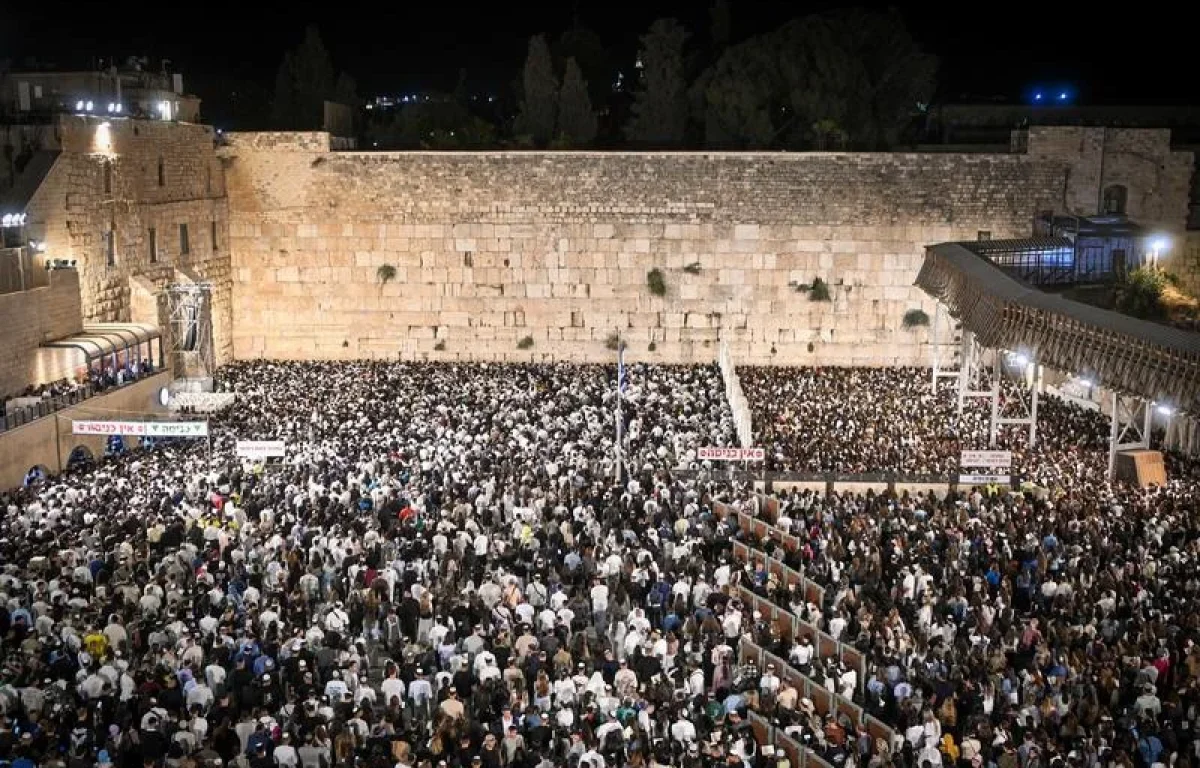 סליחות בכותל המערבי 