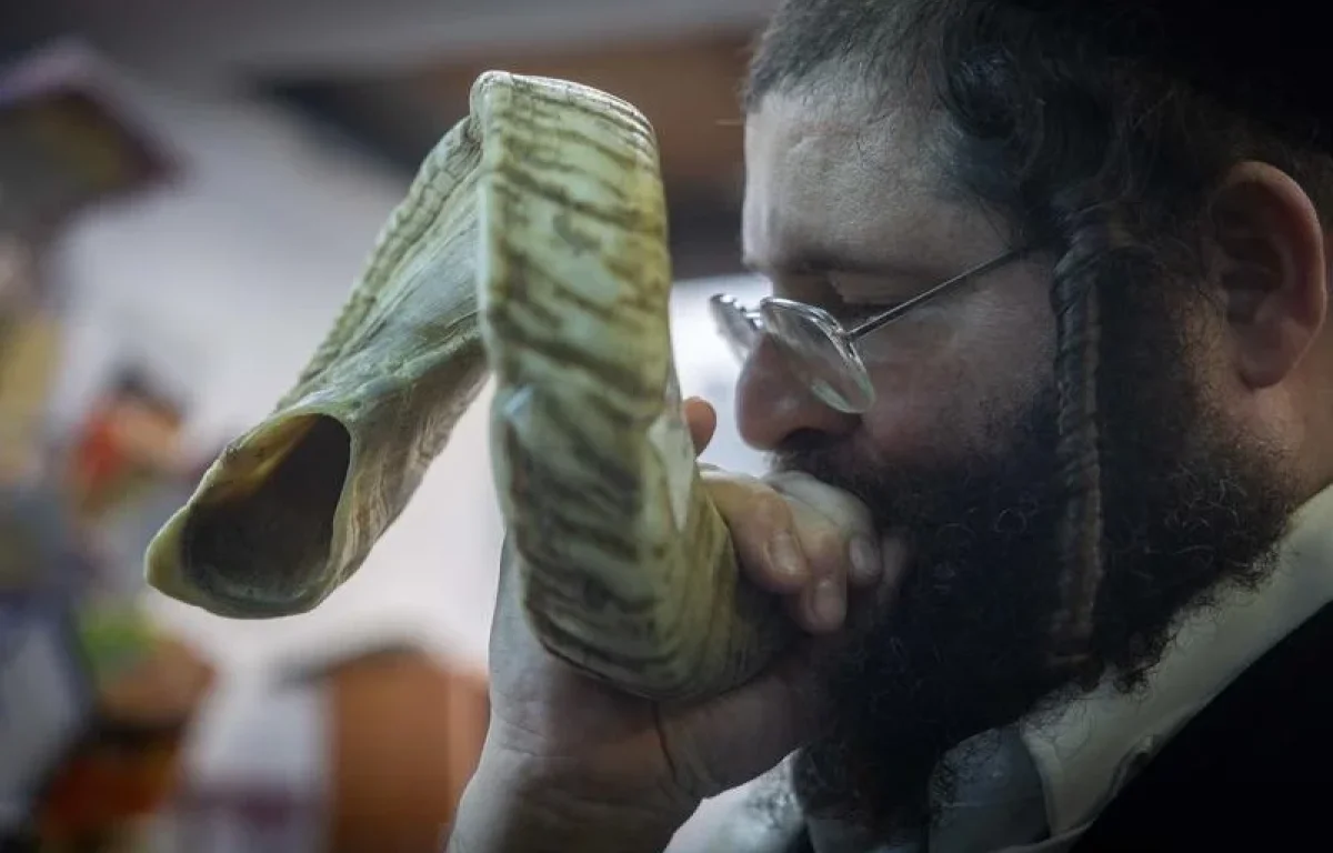 ערב ראש השנה: 12 הסגולות של הרב ארז קדוסי לפתיחת שערי שמים