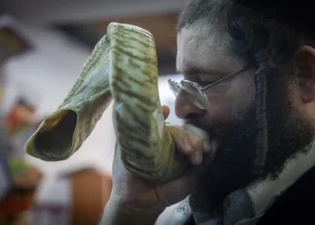 ערב ראש השנה: 12 הסגולות של הרב ארז קדוסי לפתיחת שערי שמים