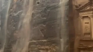 סופות בפטרה: ככה עוד לא ראיתם את אחד מפלאי העולם