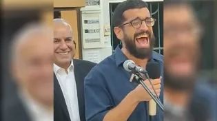 חנן בן ארי בסליחות בבית הכנסת יחד עם יחיאל נהרי, התרגשנו