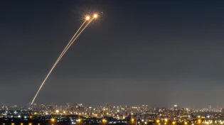 בין ראשון לשני: מערכת ההגנה האווירית יירטה טיל ששוגר מתימן