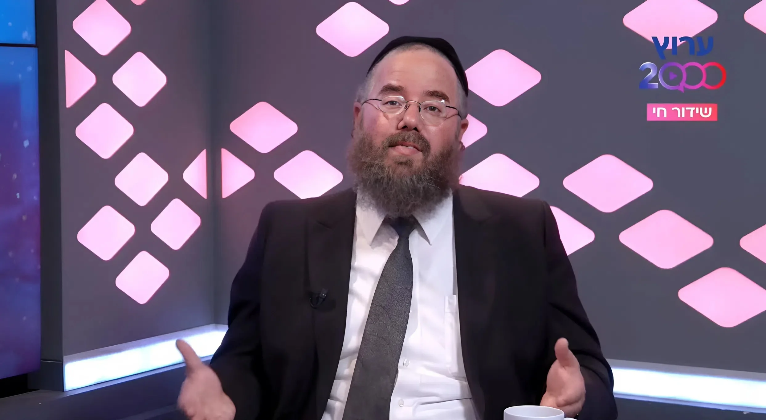 מה זעקו הרמקולים בעזה? והקשר לשם האדם | הרב שמשון פוקס
