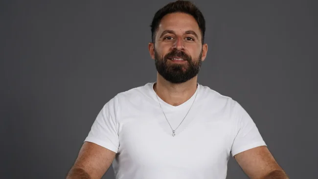איתמר צור חושף סיפור אישי: "אשתי קיבלה על עצמה כיסוי ראש"