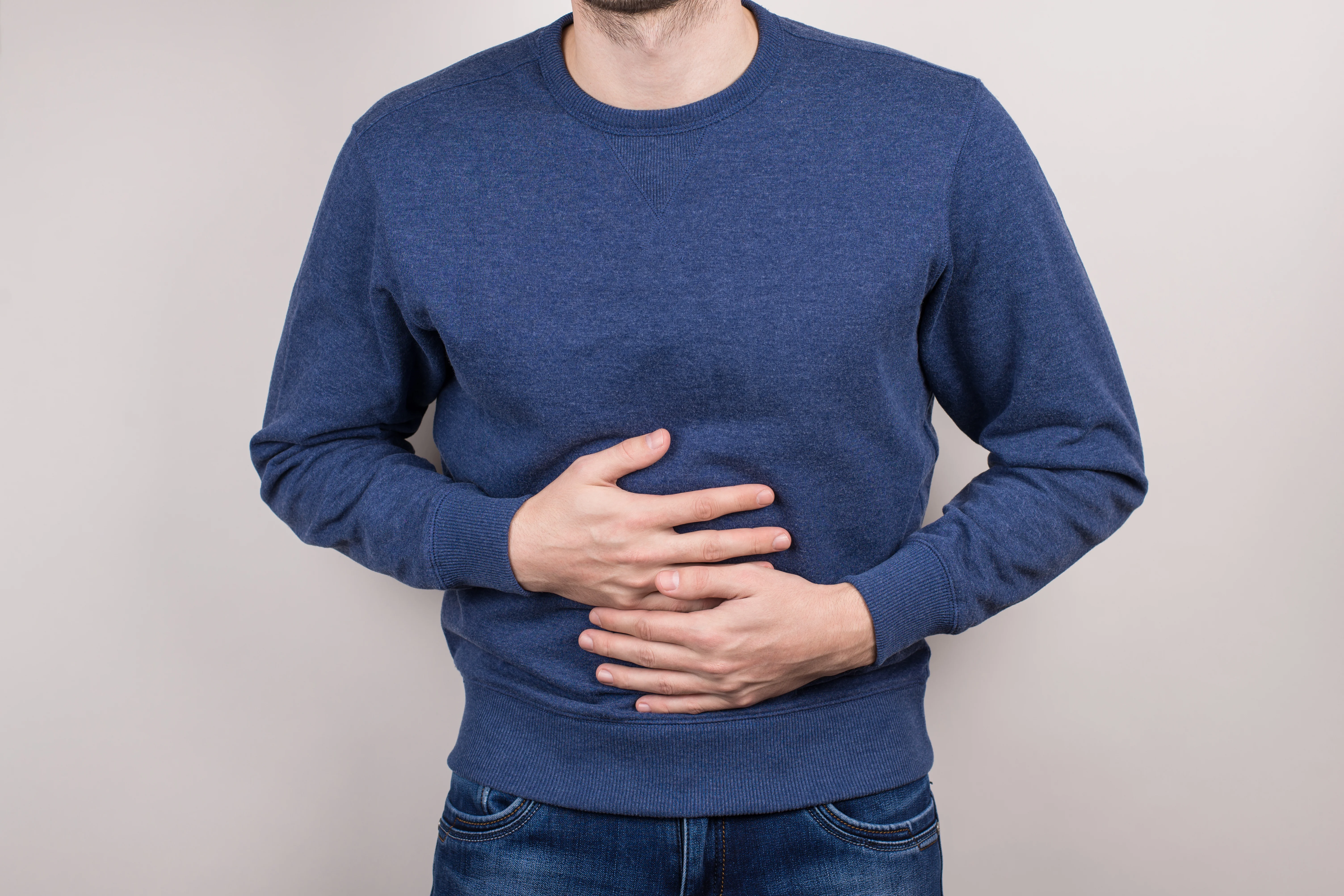 ההרגלים הקטנים שעושים את הצרבת ואתם צריכים להפסיק אותם ההרגלים הקטנים שעושים את הצרבת ואתם צריכים להפסיק אותם