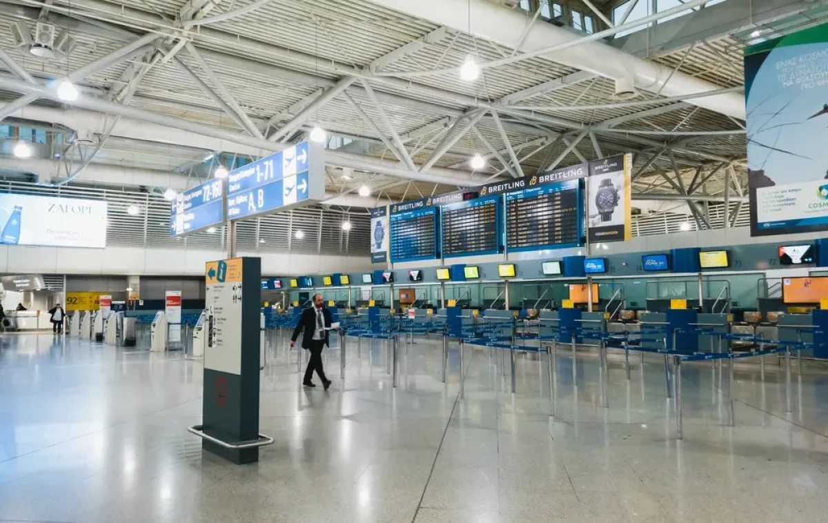 שיתוק אווירי ביוון ביום רביעי: אלפי ישראלים עלולים להיתקע רגע לפני יום כיפור שיתוק אווירי ביוון ביום רביעי: אלפי ישראלים עלולים להיתקע רגע לפני יום כיפור
