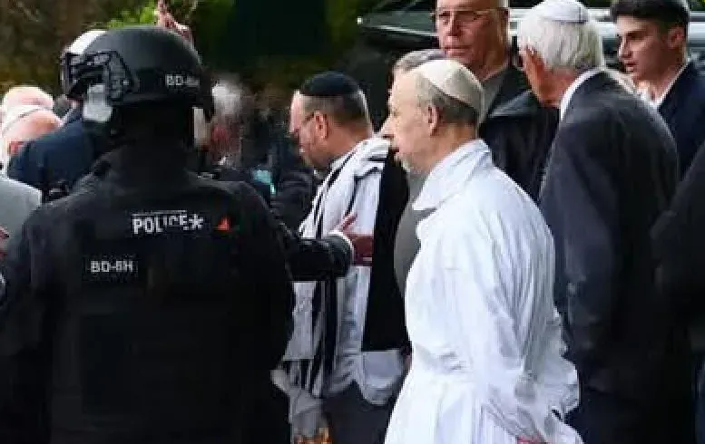 פיגוע קטלני ביום כיפור מחוץ לבית כנסת במנצ'סטר: שני יהודים נרצחו