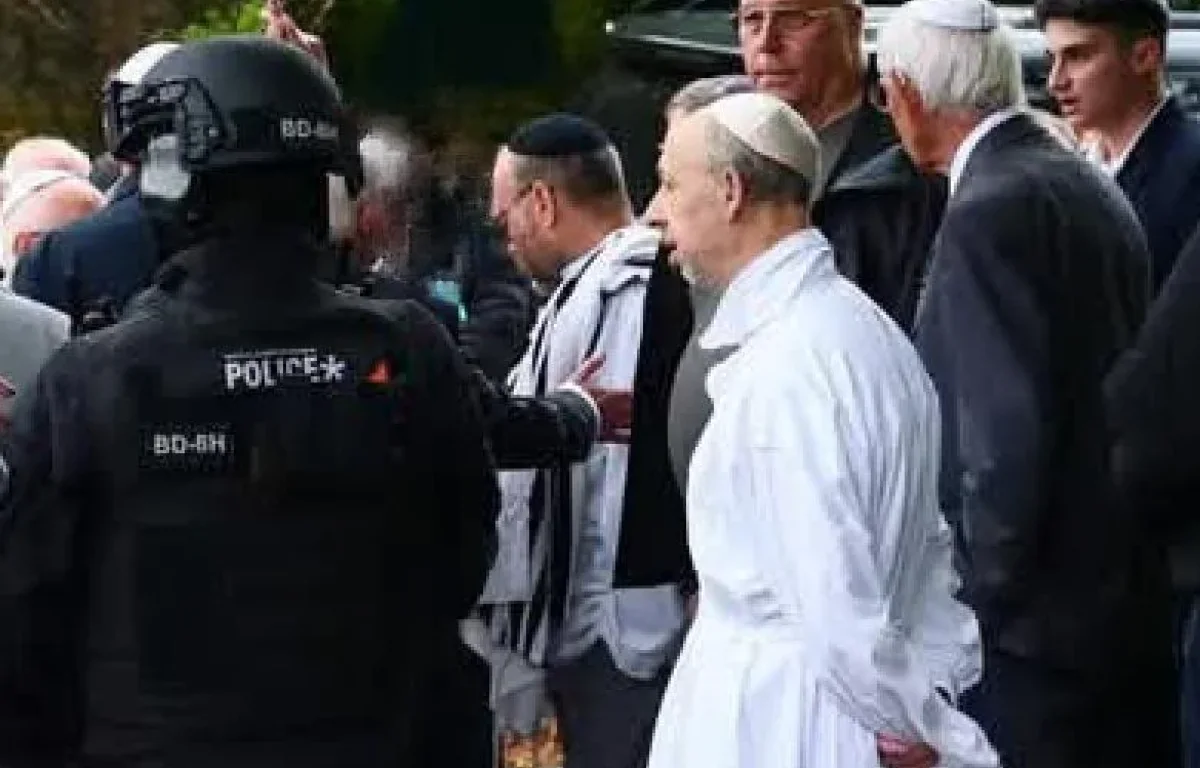 פיגוע קטלני ביום כיפור מחוץ לבית כנסת במנצ'סטר: שני יהודים נרצחו
