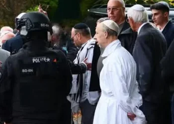 פיגוע קטלני ביום כיפור מחוץ לבית כנסת במנצ'סטר: שני יהודים נרצחו