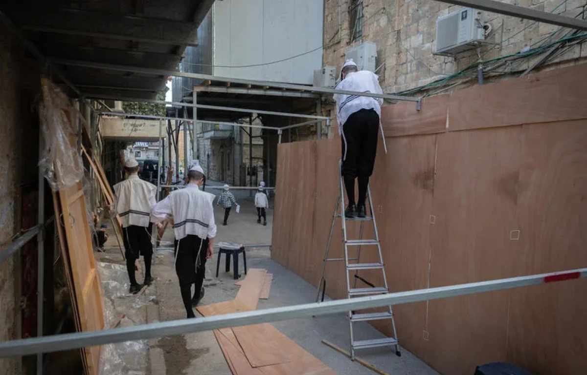 טרגדיה ערב חג הסוכות: ילד בן 9 נפל מסולם במהלך בניית סוכה