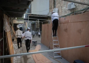 טרגדיה ערב חג הסוכות: ילד בן 9 נפל מסולם במהלך בניית סוכה