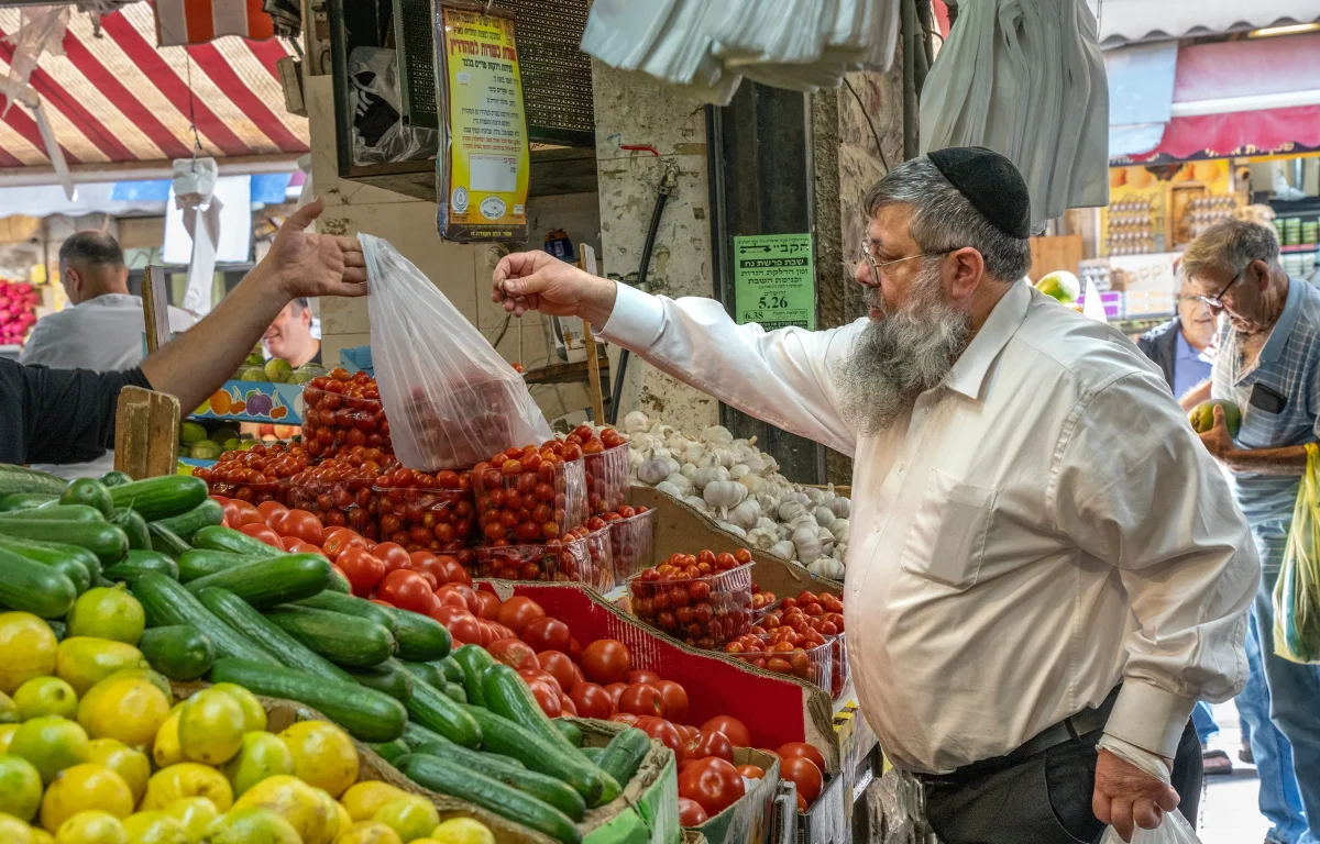 המסע של העגבנייה עד שהיא מגיעה לצלחת שלכם