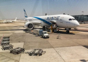מחדל בבן גוריון: נער בן 13 הצליח לעלות למטוס ללא דרכון ובלי כרטיס טיסה
