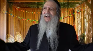 זו העצה הכי גדולה לשמחה, וכן דווקא בחג - הרב שלום ארוש