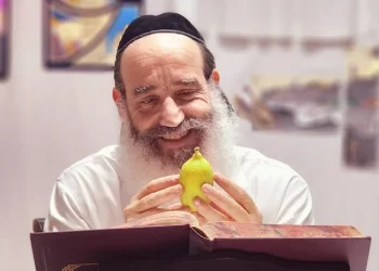 כדי לתפוס שמחה צריך קודם לשחרר: שיעור לחיים מאלוף ג'גלינג עולמי