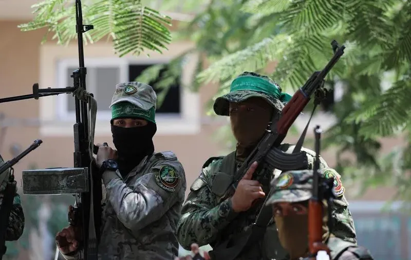 בכיר חמאס: "החטופים החיים יוחזרו מחר"