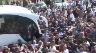 הבטן מתהפכת: כך נראתה קבלת הפנים למחבלים ברמאללה