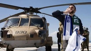 מתן אנגרסט קיבל סידור בשבי והתפלל 3 תפילות כל יום, כך שמר על רוחו מול המחבלים
