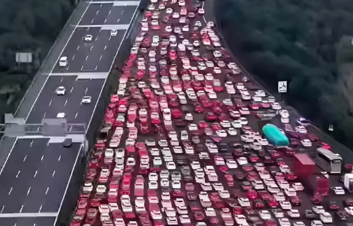 שישה נתיבים, אפס תנועה: הפקק המטורף שסין לא תשכח בקרוב