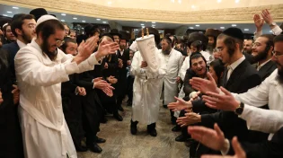 למה שמחת תורה היא יותר מסיום קריאת התורה? הגילוי שמאחורי החג