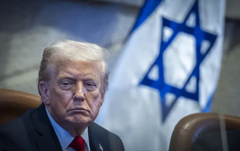 ‘גורם אחר ייכנס לפעולה’: ההבטחה של טראמפ שמערבבת את הקלפים בעזה ‘גורם אחר ייכנס לפעולה’: ההבטחה של טראמפ שמערבבת את הקלפים בעזה