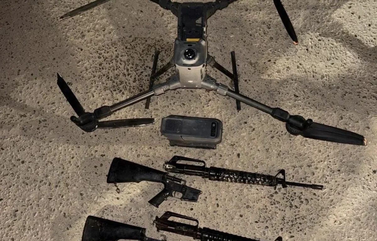 רחפן ממערב חדר לשטח ישראל - צה"ל סיכל הברחת נשק בגבול הדרום רחפן ממערב חדר לשטח ישראל - צה"ל סיכל הברחת נשק בגבול הדרום