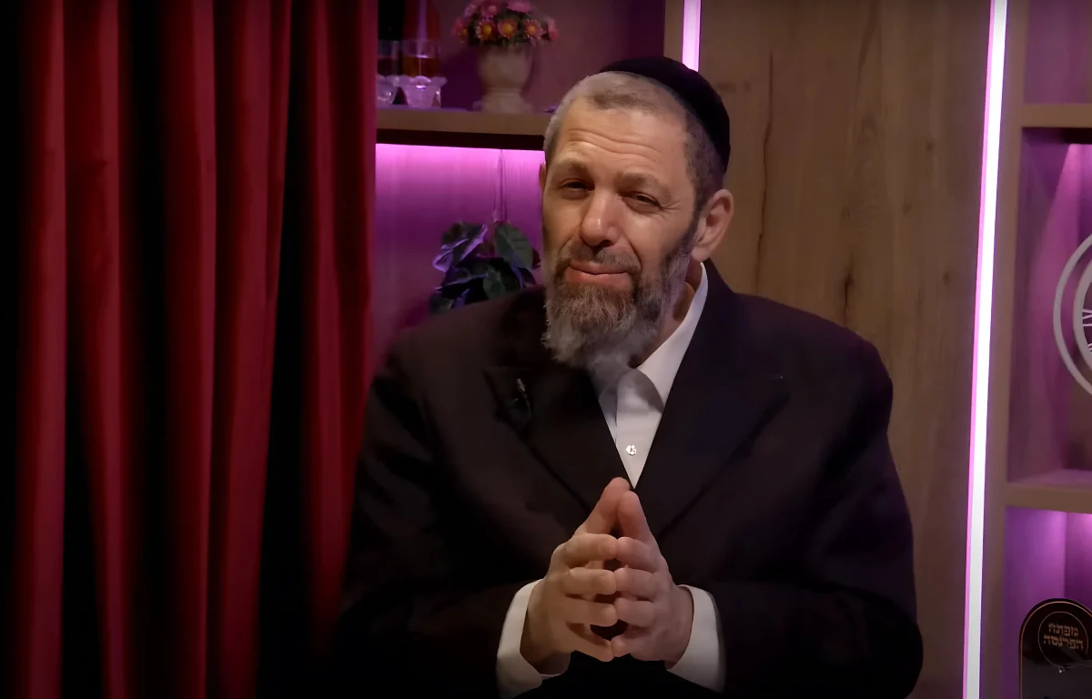 הרב עמנואל מזרחי: תאמרו את הפסוק הזה 10 פעמים ותראו מייד שמחה בלב ומציאת חן!