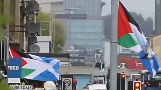 "זה לא דגל - זו פרובוקציה": סקוטלנד סוערת בגלל הדגלים החדשים