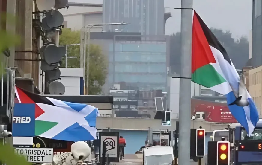 "זה לא דגל - זו פרובוקציה": סקוטלנד סוערת בגלל הדגלים החדשים "זה לא דגל - זו פרובוקציה": סקוטלנד סוערת בגלל הדגלים החדשים