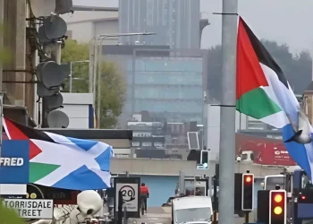 "זה לא דגל - זו פרובוקציה": סקוטלנד סוערת בגלל הדגלים החדשים