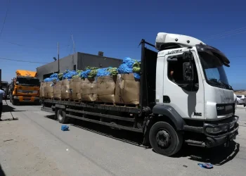 לאחר פטירתם של שני לוחמי צה"ל - מאות משאיות סיוע נכנסו לעזה