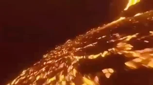 "מי יעמוד בפני גבורתו?" - הר געש מתפרץ בעוצמה בלתי נתפסת