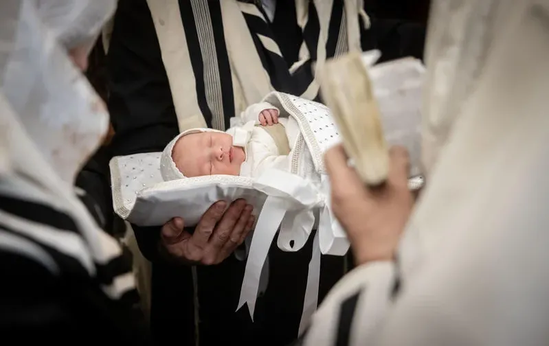 נתינת שם בברית מילה