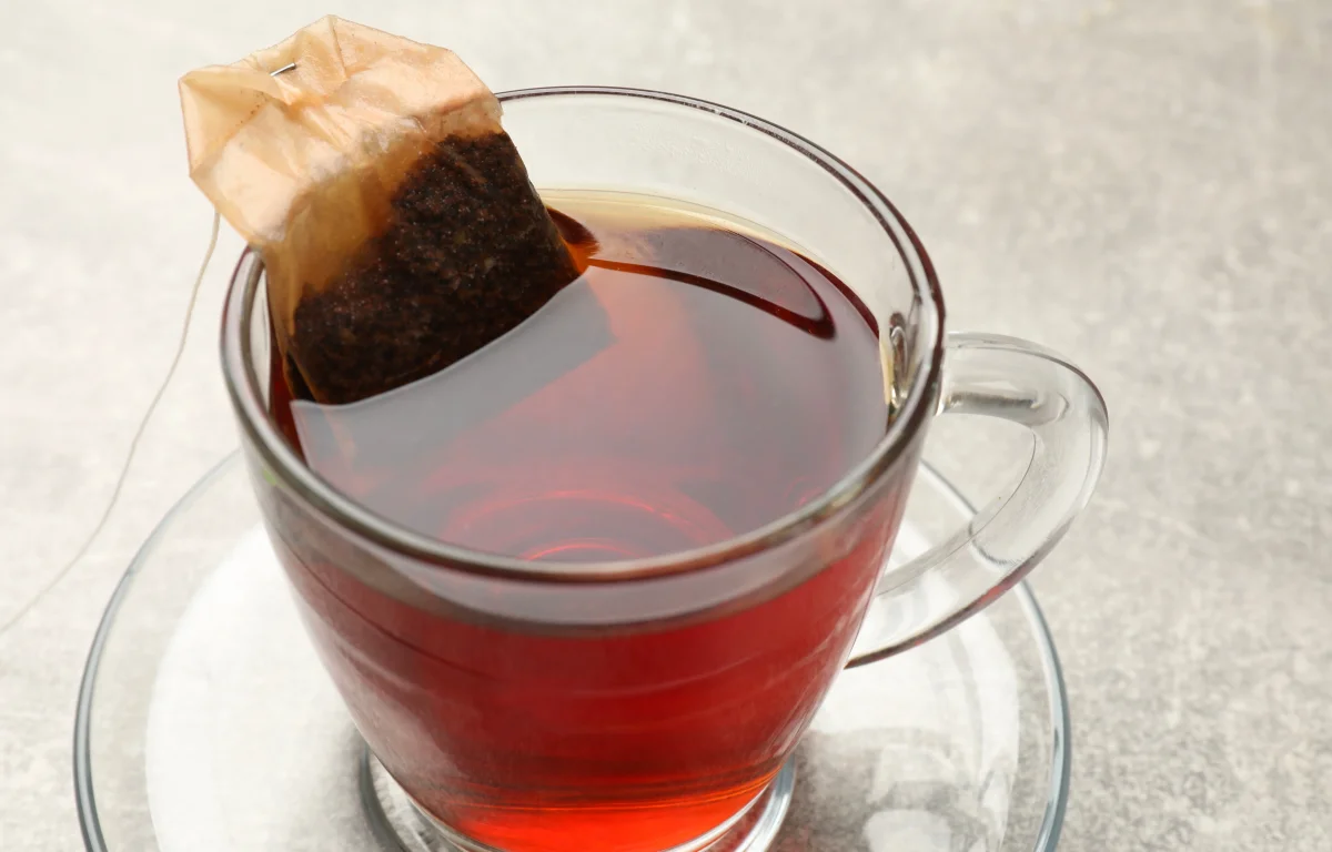 שותים תה עם תיון? ייתכן שאתם מכניסים רעל לגוף בלי לדעת שותים תה עם תיון? ייתכן שאתם מכניסים רעל לגוף בלי לדעת