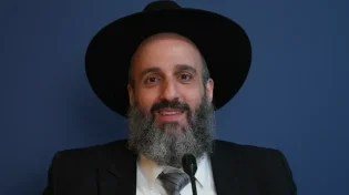 בגדים רטובים בשבת, זו בעיה? פינתו השבועית של הרב יניב עזיז שליט"א