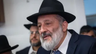 ש"ס יוצאת במתקפה: כל חברי המפלגה יתפטרו מתפקידיהם הקואליציוניים