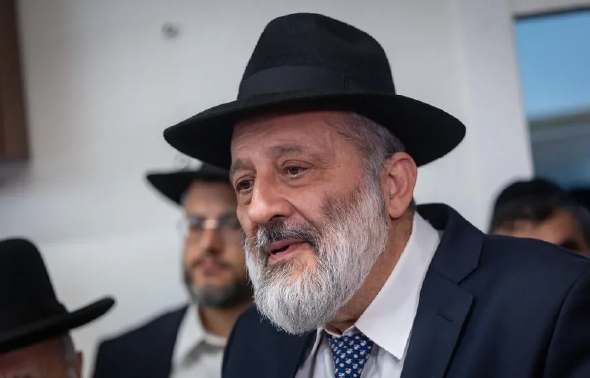 ש"ס יוצאת במתקפה: כל חברי המפלגה יתפטרו מתפקידיהם הקואליציוניים ש"ס יוצאת במתקפה: כל חברי המפלגה יתפטרו מתפקידיהם הקואליציוניים