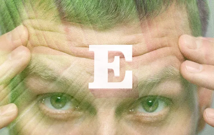 ניסוי בארה"ב: קבוצה של סטודנטים התבקשה לכתוב את האות E על המצח