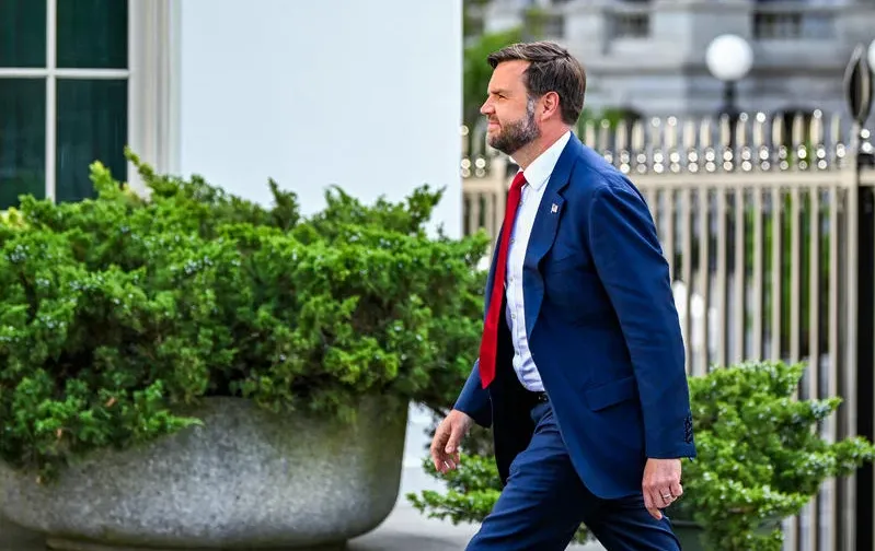 רגע לפני העזיבה - סגן נשיא ארה"ב נגד חוק הריבונות: "רואה בכך סוג של עלבון" רגע לפני העזיבה - סגן נשיא ארה"ב נגד חוק הריבונות: "רואה בכך סוג של עלבון"