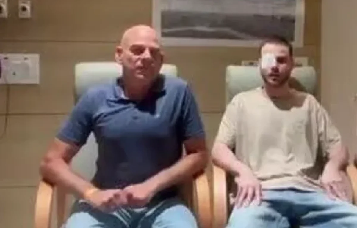 לאחר 738 ימי שבי: אלון אהל שוחרר מבית החולים ונערך לשוב לחיים בצפון לאחר 738 ימי שבי: אלון אהל שוחרר מבית החולים ונערך לשוב לחיים בצפון