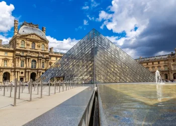 הדרמה בצרפת נמשכת: שני חשודים ב"שוד המאה" נעצרו