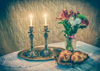 נרות השבת - סגולה לשלום בית