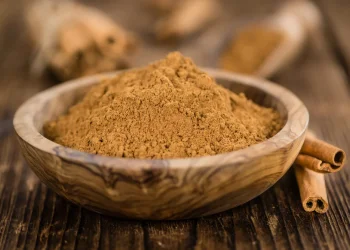 בזיעת אפכם תזרעו - ובקינמון תבריאו: התבלין שמגן על גן עדן קטן אצלכם בבית